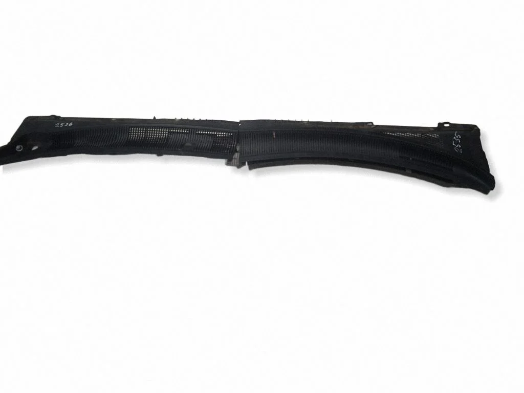 Wiper trim GJ6A507S1