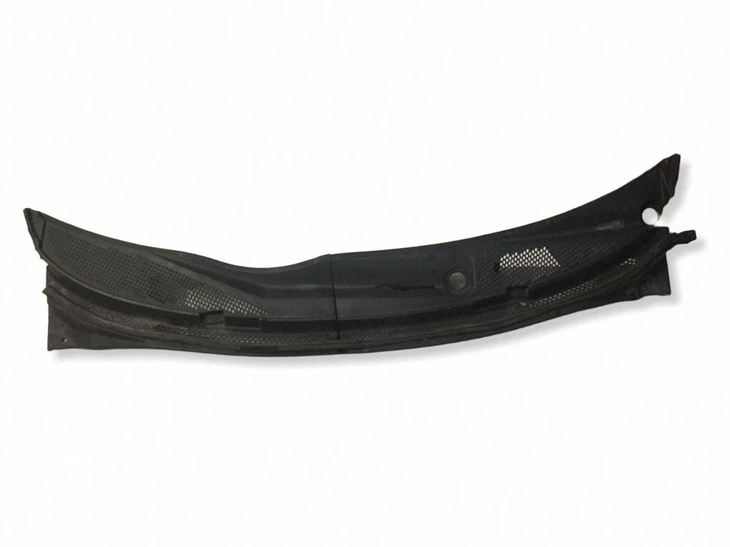 Wiper trim 66863AU310