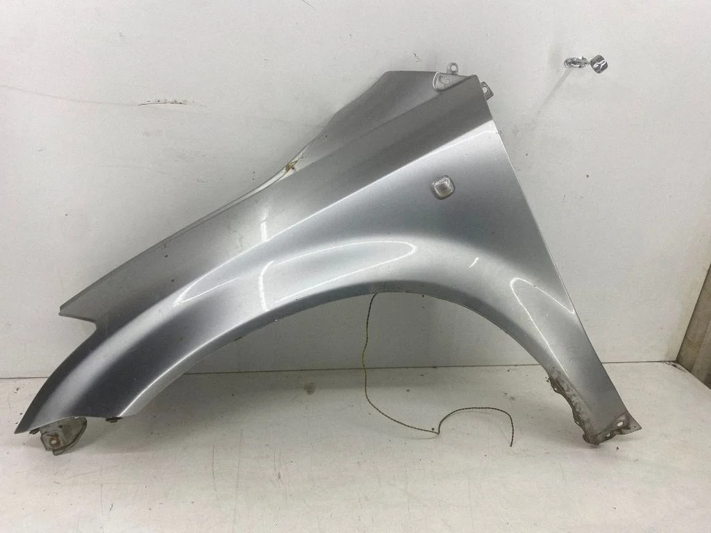 Fender – left