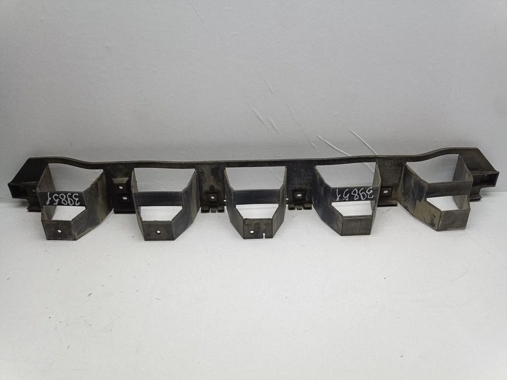 Rear bumper mounting bracket 30678071