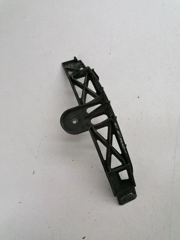 Rear bumper mounting bracket 24427908