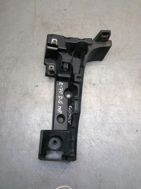 Rear bumper mounting bracket 51127226936