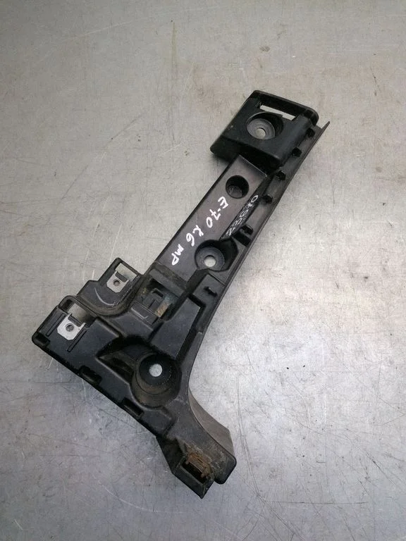 Rear bumper mounting bracket 51127226935