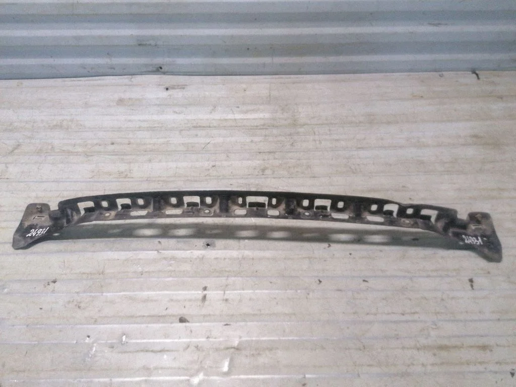 Rear bumper mounting bracket 1J5807861A