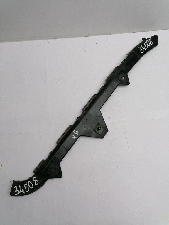 Rear bumper mounting bracket 5257605030A