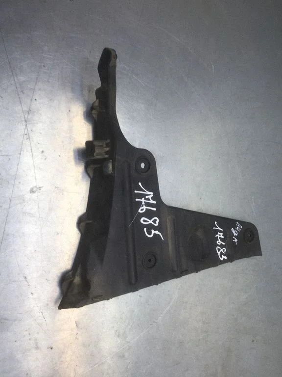 Rear bumper mounting bracket 8E5807453