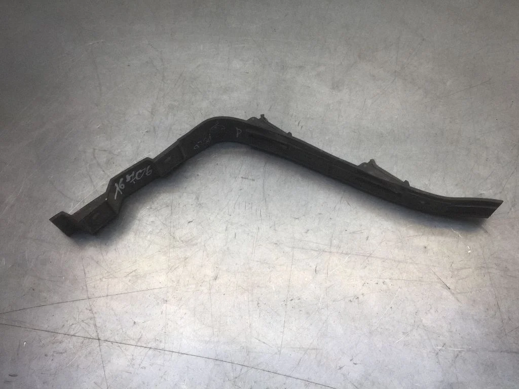 Rear bumper mounting bracket 6N0807394