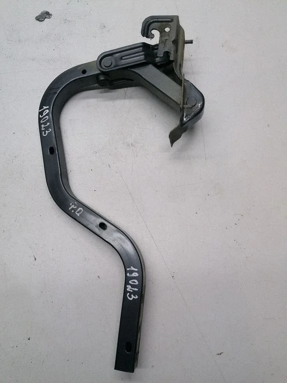Tailgate/trunk/boot hinge – Chrysler Sebring (ST-22 - JR) (2000-2007)