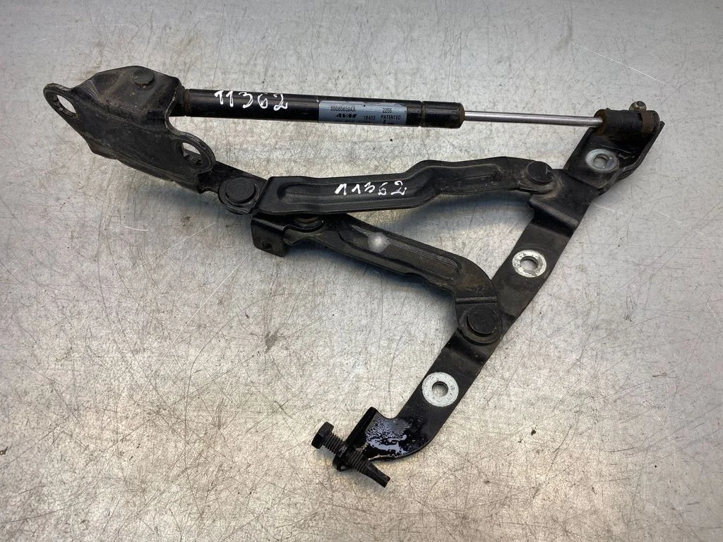 Tailgate/trunk/boot hinge 155YKD54