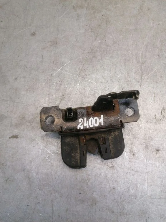Tailgate/trunk/boot lock/catch/latch 3B9827505