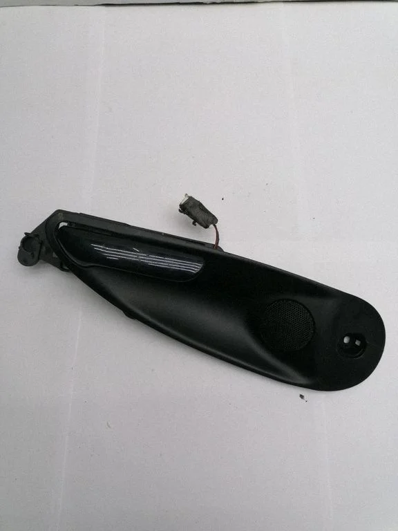 Front door interior handle A739