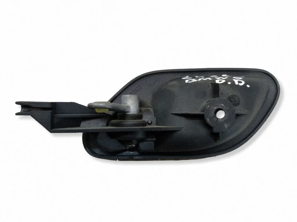 Front door interior handle 8226050