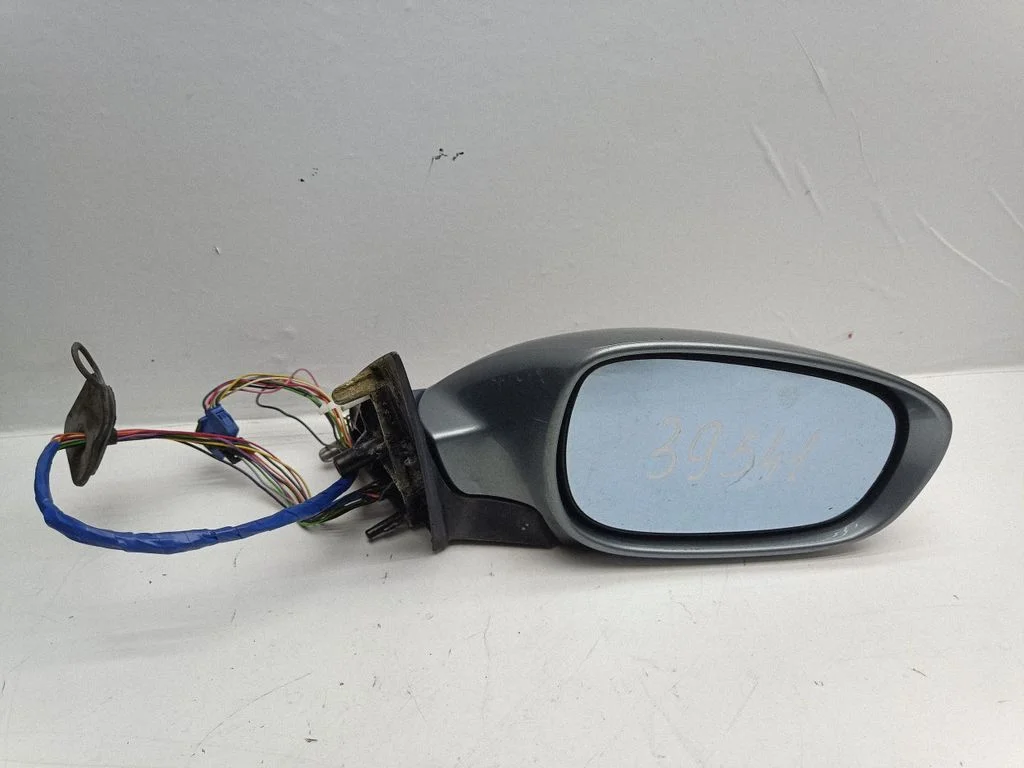 Esiukse elektriline välispeegel 221046