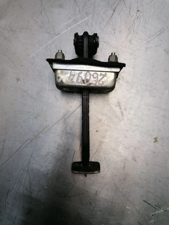 Tagaukse avamispiiraja – Ford Focus C-MAX (2003-2010)