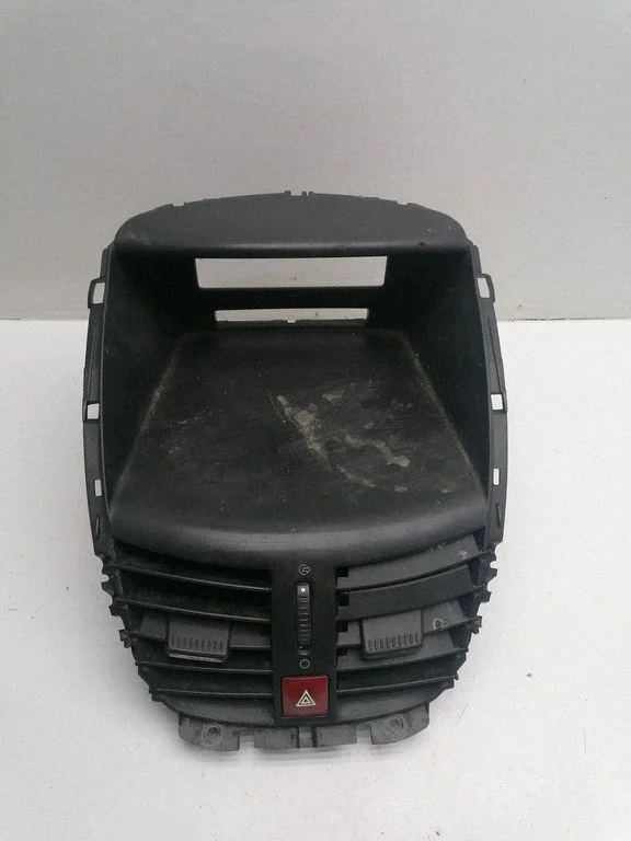 Dash center air vent grill 9650068177