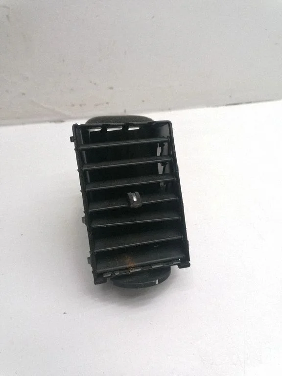 Dash center air vent grill 1087510