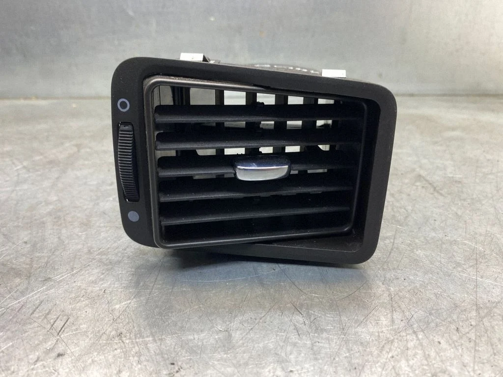 Dash center air vent grill DX735324198