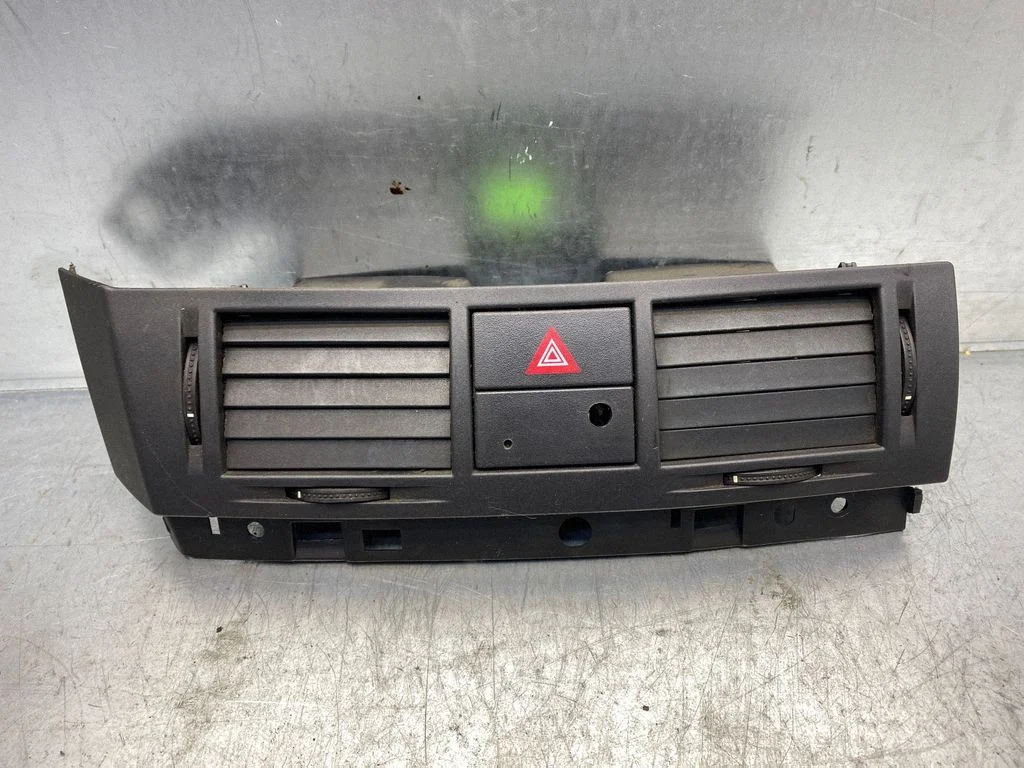 Dash center air vent grill 464652911