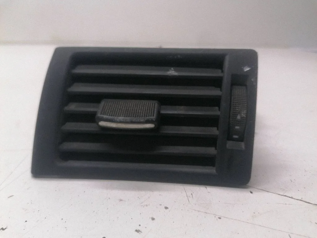 Centrālās gaisa restītes – Audi A4 S4 B6 8E 8H (2001-2005)