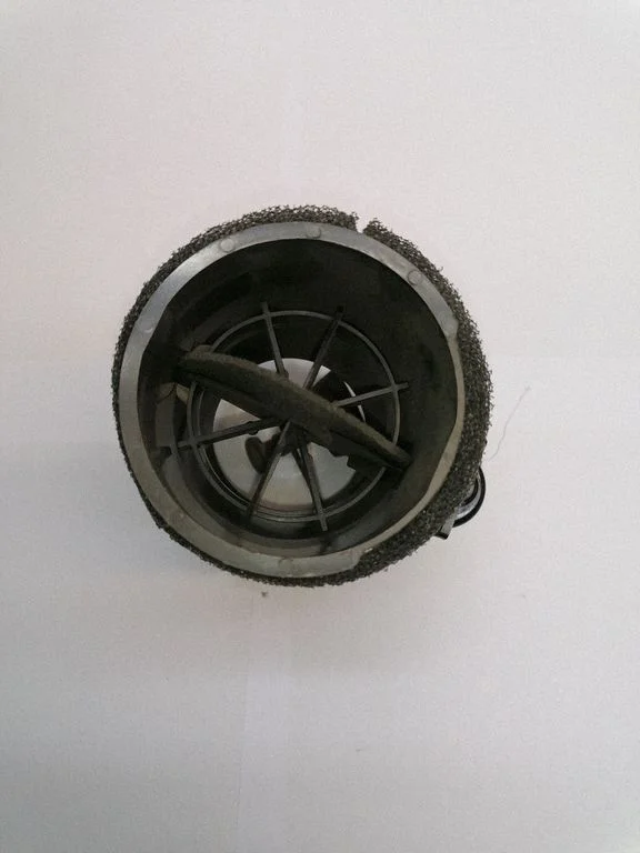 Armatuurlaua keskmine õhutusrest 5297989
