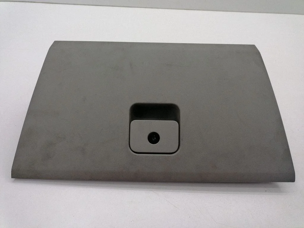 Glove box