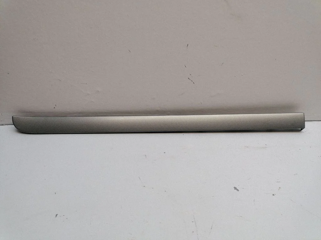 Dashboard glove box trim 1T1858415B