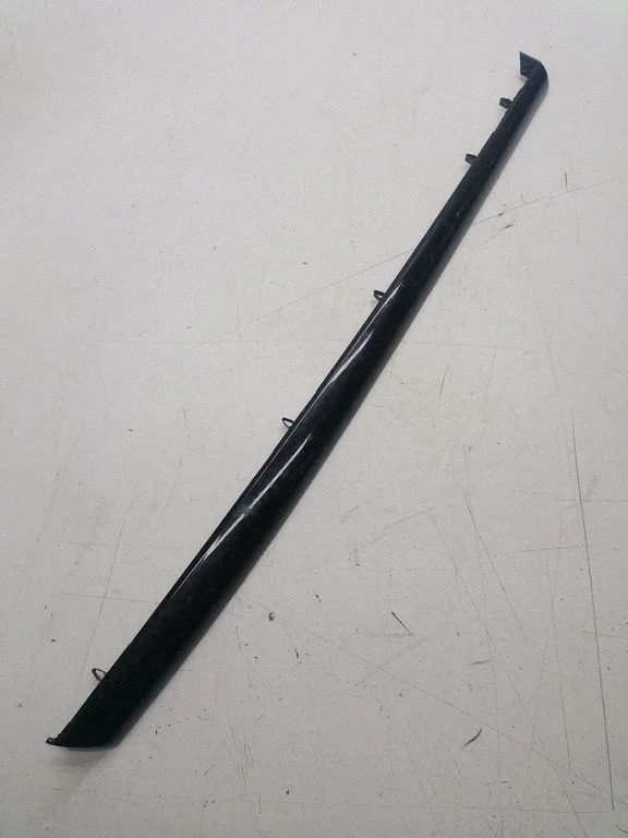 Dashboard glove box trim 13123983