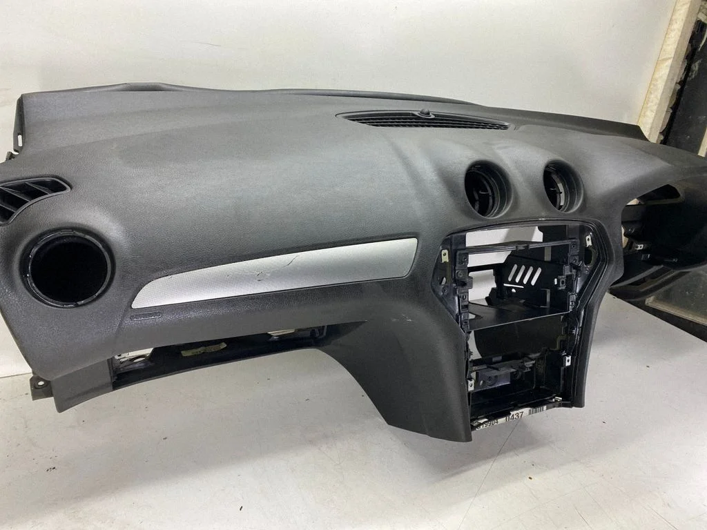 Dashboard 7S71A04310