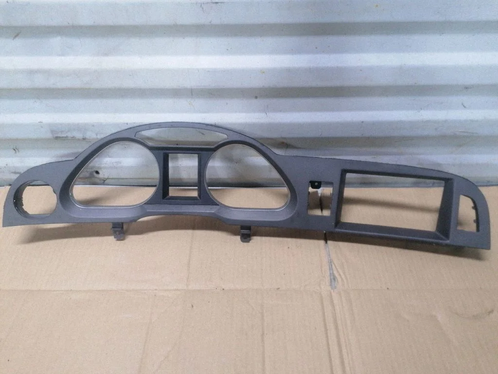 Instrumentu paneļa apdare 4F1857115