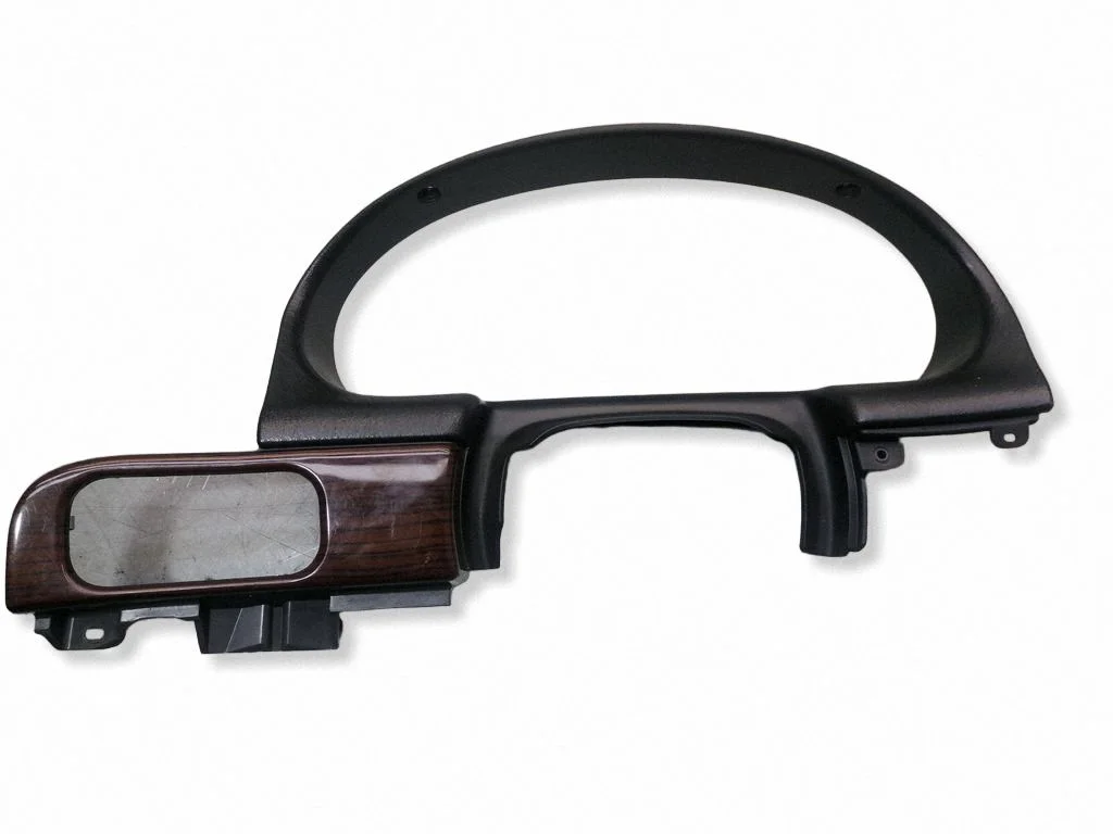 Instrumentu paneļa apdare OMN59TRM