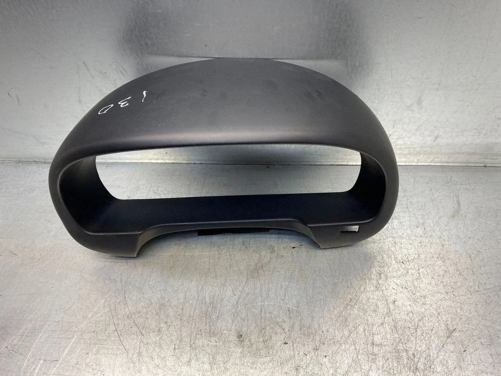 Dashboard trim 848302L900