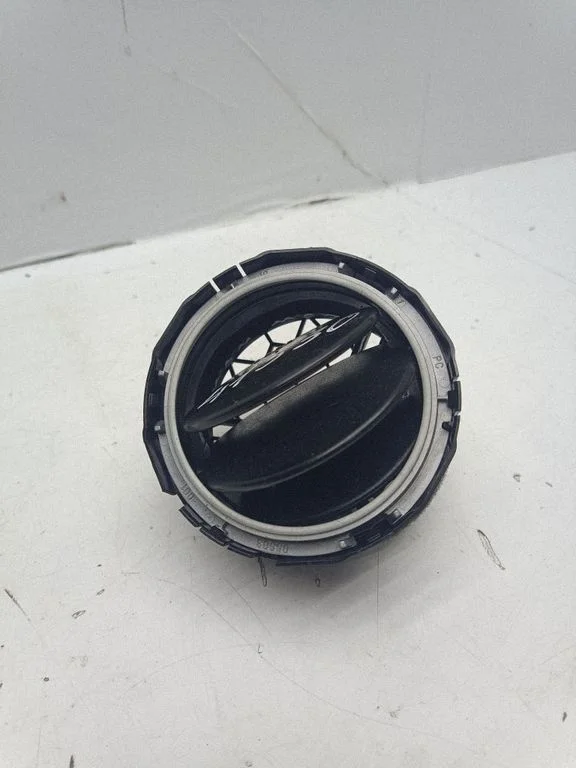 Dashboard side air vent grill/cover trim JC359131
