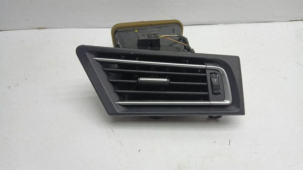 Dashboard side air vent grill/cover trim 14121810