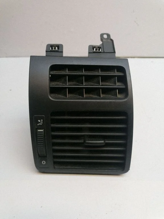 Dashboard side air vent grill/cover trim 1T0819704A