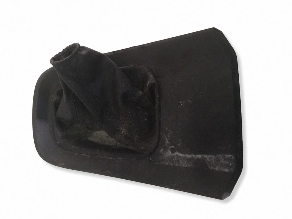 Gear shifter surround trim plastic 96935AV610
