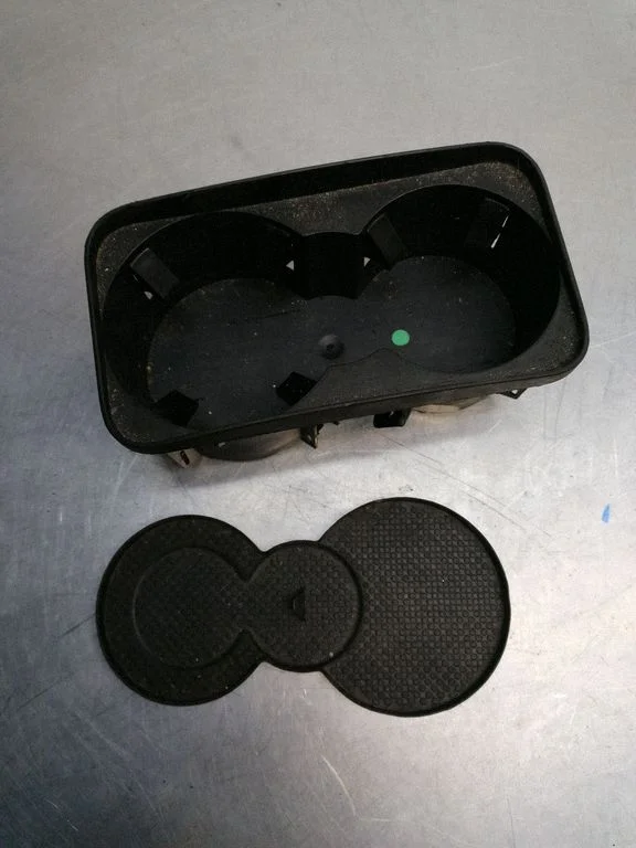 Cup holder front – Volkswagen Touareg I (2002-2010)