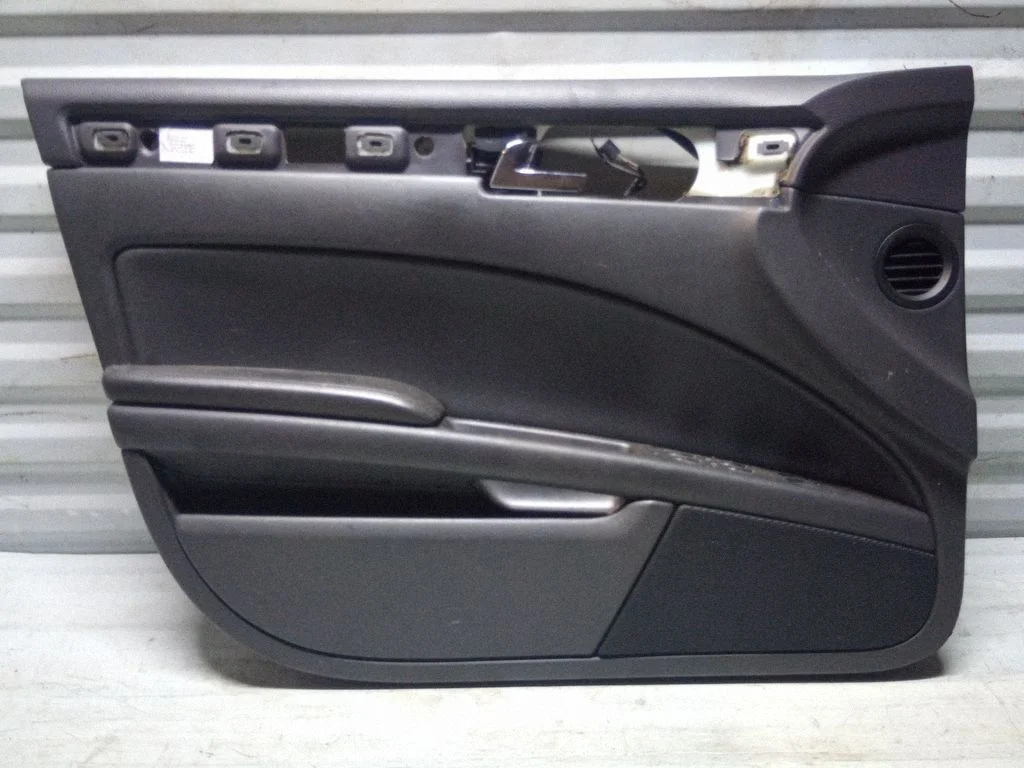 Front door card panel trim – Volkswagen Phaeton (2002-2016)