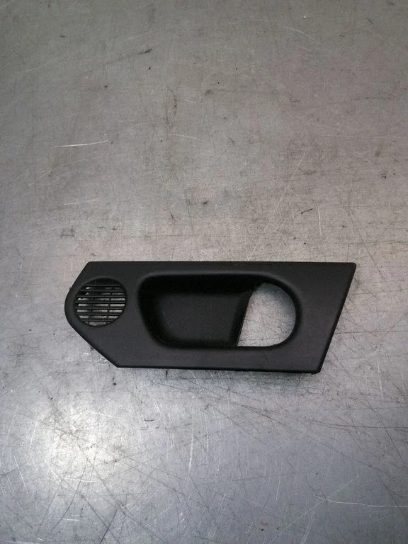 Other front door trim element 13123547RH