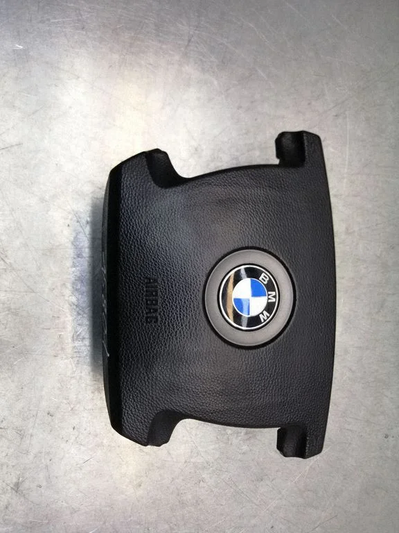 Steering wheel airbag – BMW 7 Series E65 E66 (2001-2008)