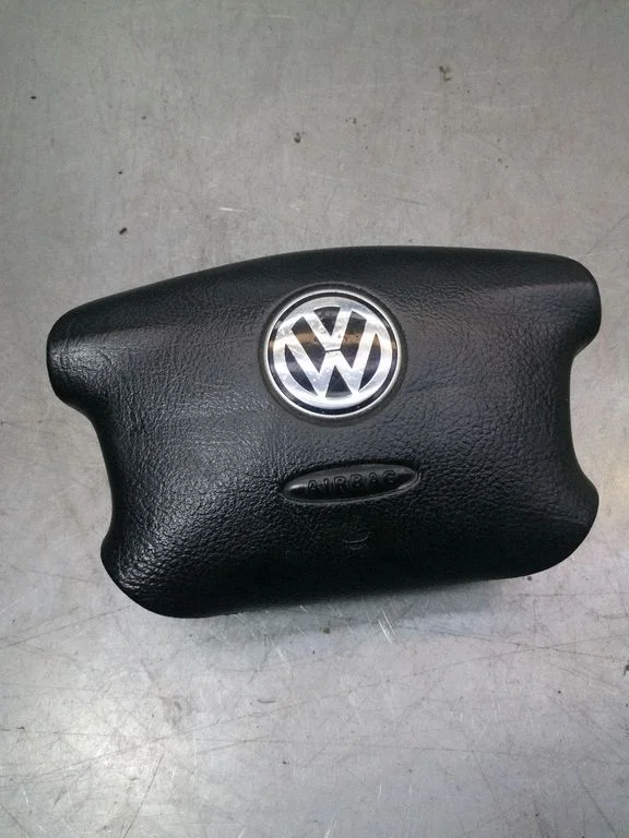Steering wheel airbag