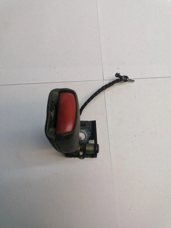 Rear seatbelt buckle 9191997