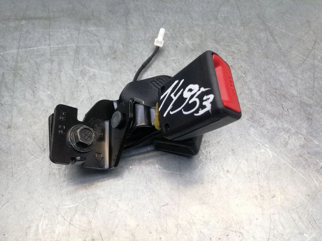 Front seatbelt buckle 89840J7200