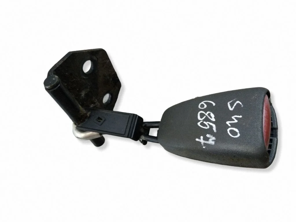 Rear seatbelt buckle 615843