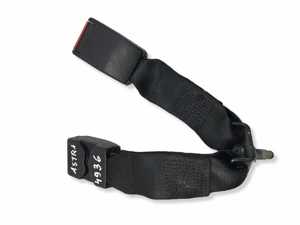 Middle seatbelt buckle (rear) – Opel Astra G (1998-2009)