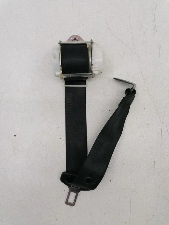 Rear seatbelt – right