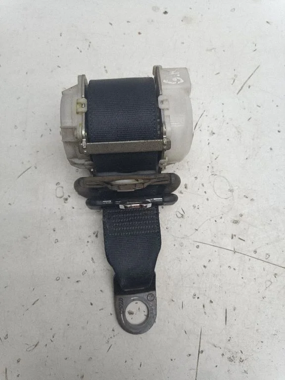 Rear seatbelt H073818