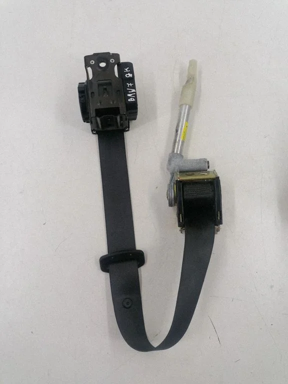 Rear seatbelt – left