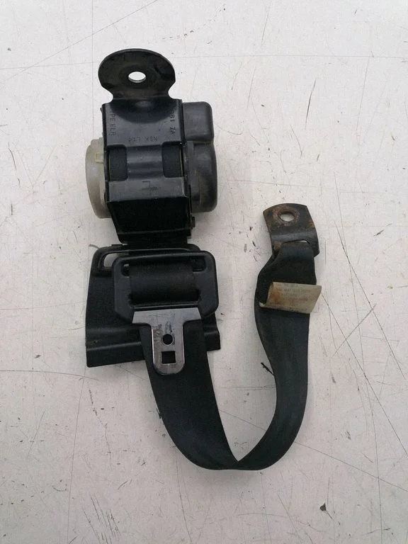 Rear seatbelt E40420071