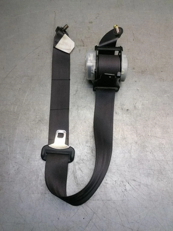 Rear seatbelt 434237