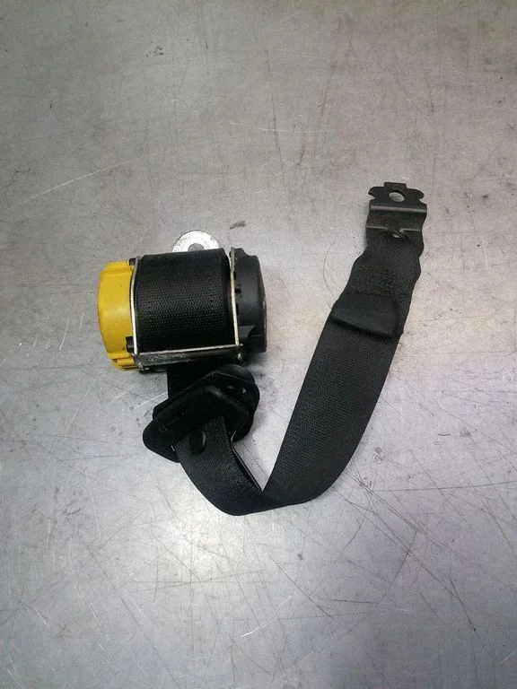 Rear seatbelt G4303A030607